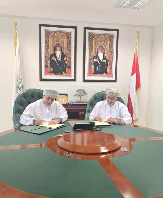 Dhofar University and ‘Commerce’ Sign Consultancy and Research Cooperation Programme